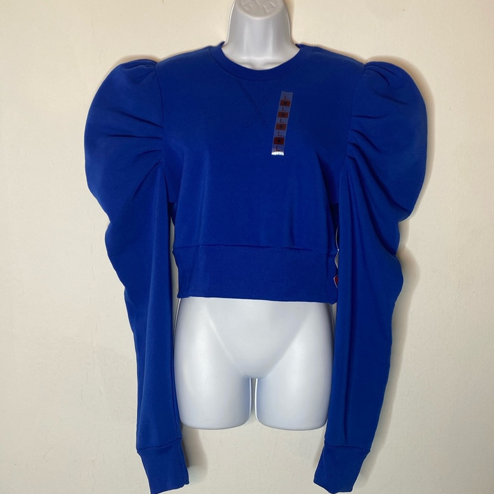 Blue semi cropped puffed shoulder long sleeved sweater